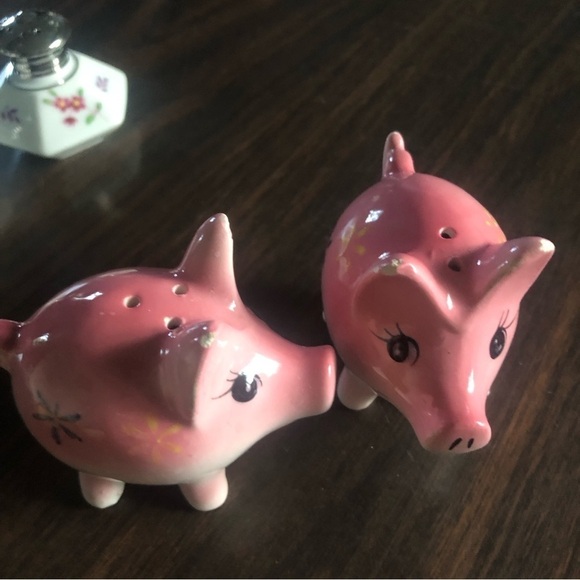 Unique Salt & pepper shaker collection - Picture 11 of 15